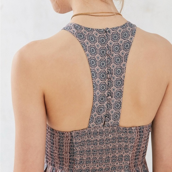 Patterned Halter Neck Dress - Picture 3 of 8